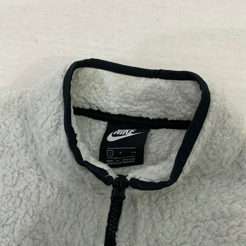 Chamarra Corta Nike Mujer Afelpada Talla S (ch) Seminueva (Usado)