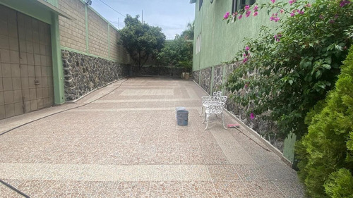 Casa En Venta Seminueva En Cuernavaca Con Areas Recreativas