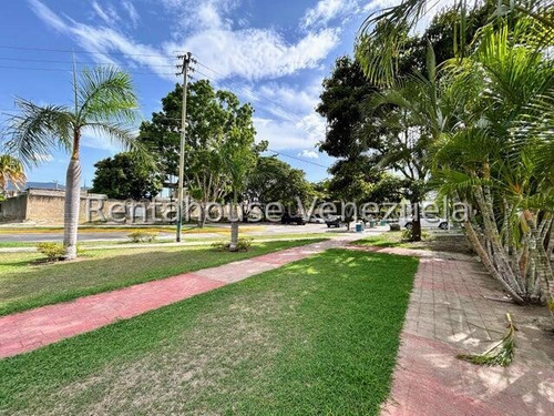 Bello Townhouse Para Seguir Remodelando A Tu Gusto