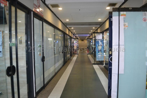 En Venta Local Comercial En Chacaito. T. Credicard. Cod Flex: 24-594