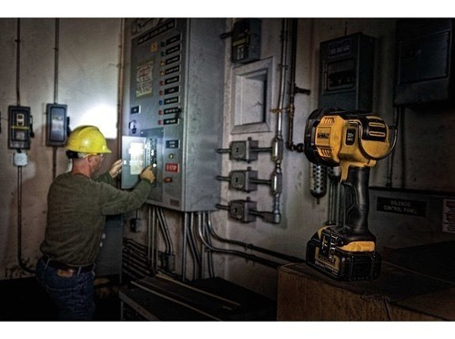 Imagen 6 de 8 de Luz Led Para Trabajo 20v Sin Batería Dewalt Dcl043