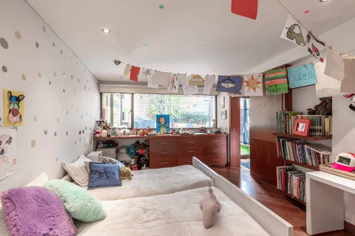 Casa En Venta En Los Rosales. Cod V8293