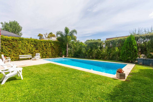 Imagen 1 de 30 de Venta - Casa - Bº La Damasia - San Fernando