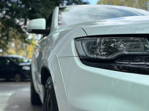 Imagen 3 de 25 de Jeep Grand Cherokee 6.4 Srt Atx 465hp At 2017 Linea Nueva
