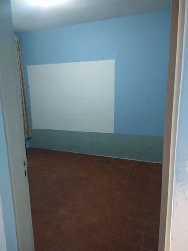 Imagem 8 de 14 de Casa Com 1 Dormitório 1 Banheiro/1 Salão Comercial