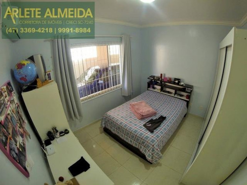 Imagem 11 de 15 de Casa No Bairro Centro Em Porto Belo Sc - 859