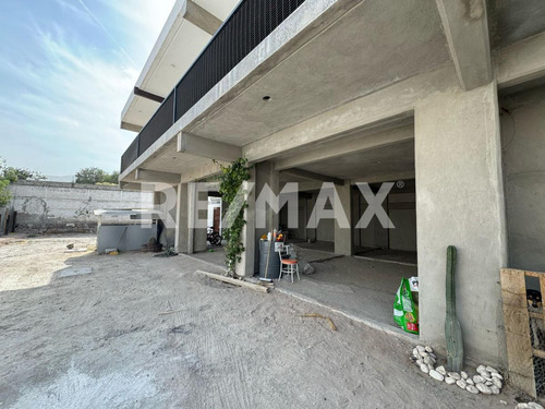 Se Vende Casa Con Gran Terreno En Santa Rosa De Jauregui