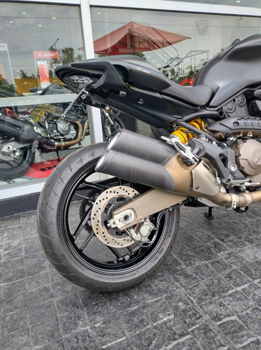 Imagen 11 de 25 de Ducati Monster 821 - No Yamaha Mt09, No Kawasaki Z900!