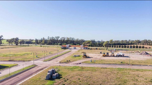 Imagen 3 de 12 de Vendo Terreno Apto Duplex En Estancia Santa Lucía, Barrio Cerrado!!