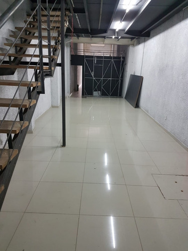 Imagen 3 de 10 de Venta Tres Locales Juntos Con Renta. Zona Mayorista