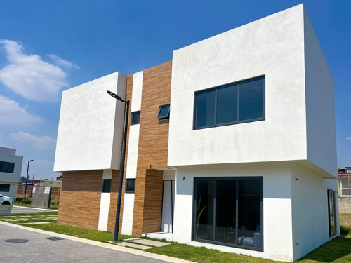 Fp Casa En Venta En Metepec A Con Salida Rápida A Cdmx Y La Estación Del Tren