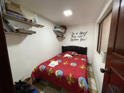 Casa En Venta En El Tesoro. Cod V1119