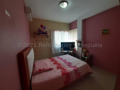 Imagen 6 de 14 de Eloisa Mejia Rentahouse Vende Townhoouse En Mañongo Naguanagua 22-2665