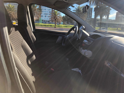 Peugeot 107 2014 1.0 Full
