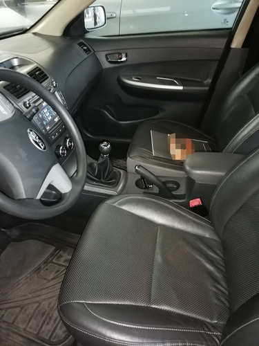 Imagen 3 de 10 de Byd F3 Gs :f3 Gl Americana