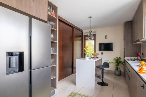 Condominio Los Robles: Hogar Ideal En Piedra Roja
