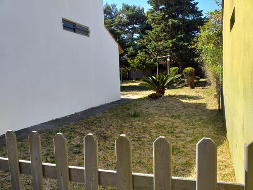 Casa En Venta - 2 Dormitorios 2 Baños - Cochera - 562mts2 - Santa Teresita
