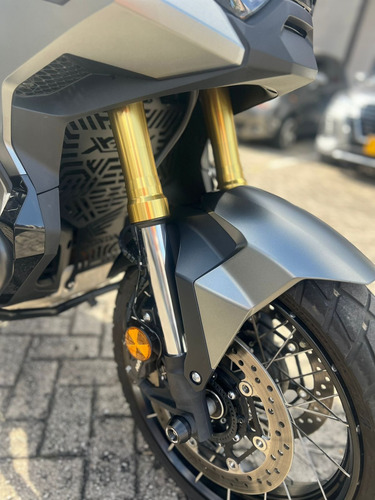 Moto Honda Adv750p