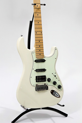 Guitarra Condor Stratocaster Slater Custom 200r Artic White