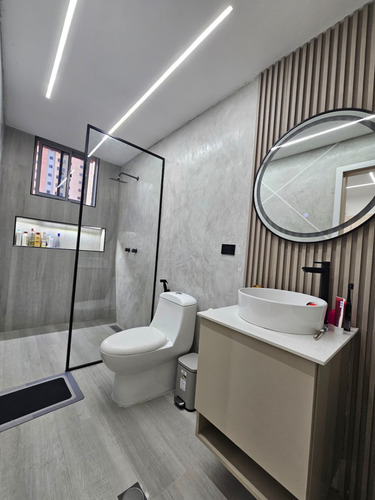 Venta De Moderno Apartamento En Resd. Aspen En La Ubr La Trigaleña - Wc