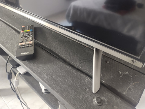 Imagem 2 de 5 de Smart Tv Philco Ptv50f60sn Led 4k 50 110v/220v