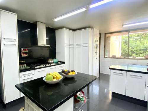 Amplio Dúplex Con Jardín En Venta 5 Dorm. En La Dehesa