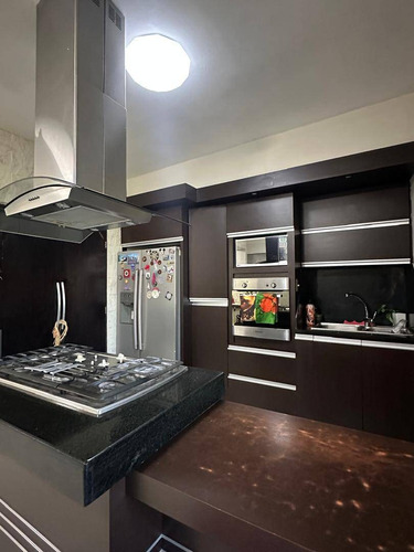Annic Coronado Vende Apartamento En Las Chimeneas, Res. Mantova (133ms) Piso Bajo Ref. 266631