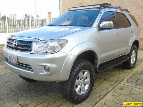 Toyota Fortuner 4x2 - Automática