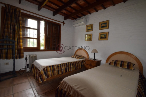 Casa Con Piscina Muy Cómoda, Ideal Para Veranear!!- Ref: 571