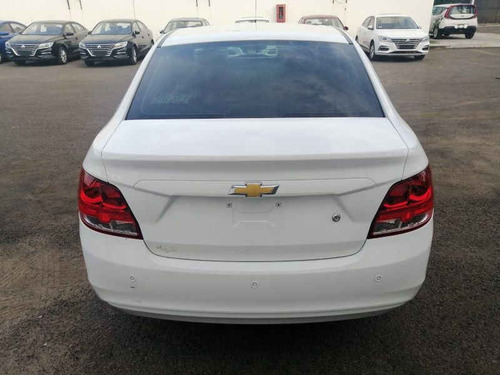 Imagen 4 de 10 de Chevrolet Aveo 2018 4p Ltz L4/1.5 Man