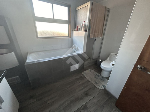 Casa En Venta De 4 Dorm. En Cerrillos