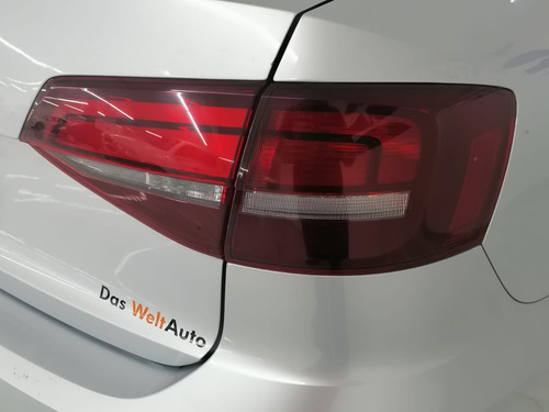 Imagen 10 de 15 de Volkswagen Jetta Mkvi 2.0 2016