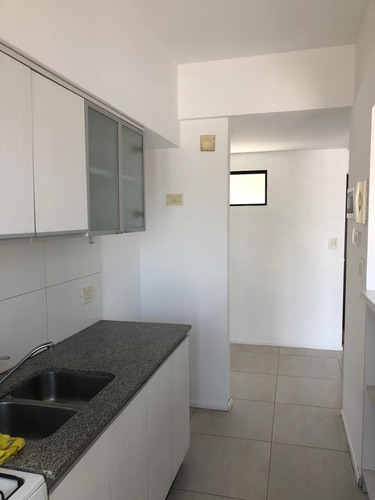 Alquiler! 2 Ambientes Con Cochera Y Amenities Franklin 2400 - Flores