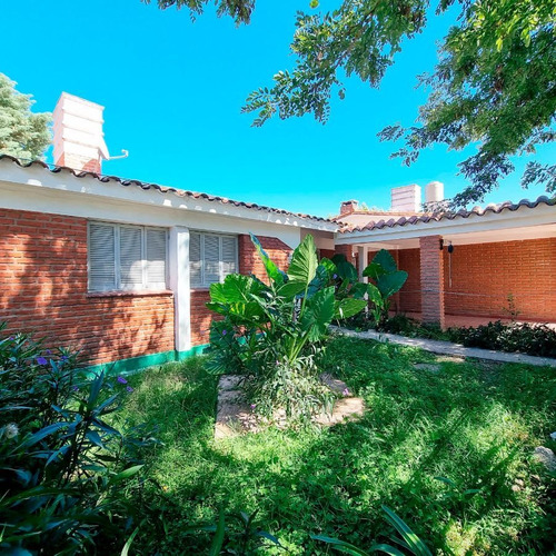 Imagen 3 de 19 de Venta De Casas De 3 Dormitorios C/ Cochera En Cosquín