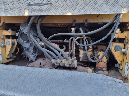 Terminadora De Asfalto Blaw Knox Volvo Bk 1998 - Bremotors