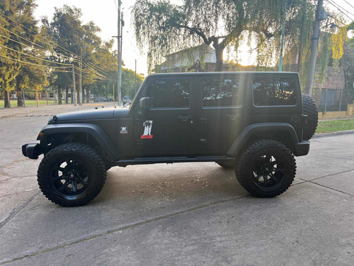 Imagen 8 de 20 de Jeep Wrangler 2015 3.6 Unlimited 284hp Mtx
