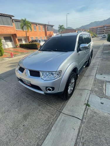 Imagen 2 de 9 de Mitsubishi Montero