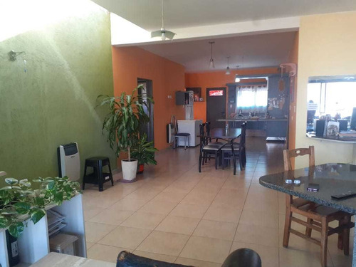 Imagen 9 de 14 de Increible Casa + 3 Dptos. En Barrio Becciu