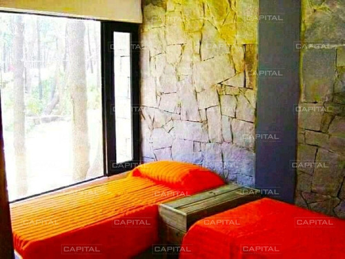Casa En Venta De Cuatro Dormitorios, Parrilla Y Piscina En Montoya- Ref: 29850