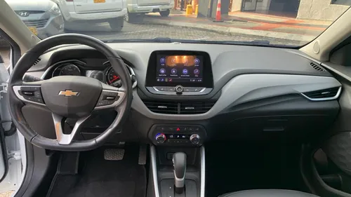 Chevrolet Onix 1.0T Premier Hatch At