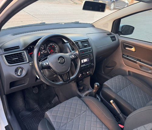 Volkswagen Suran 1.6 Highline Msi 110cv