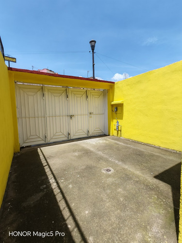 Casa Remodelada, 2 Recamaras, 2 Estacionamientos, Ixtapaluca