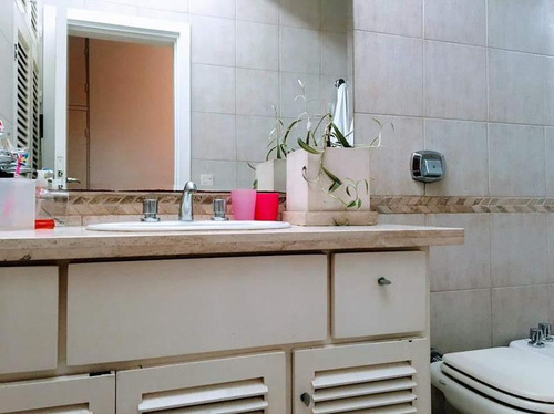 Casa (uso Comercial) En Venta, Cerro De Las Rosas. En Pleno Tejeda, Zona Norte