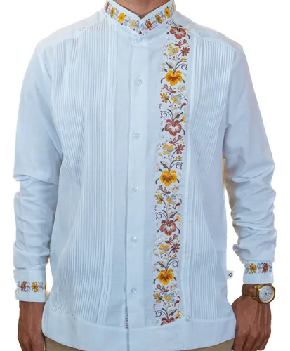 Guayabera con bordado hotsell