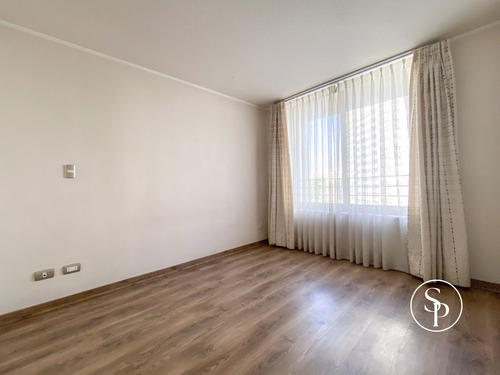 Una Habitación En Suite Con Estac. Y Bodega Metro Ñuble