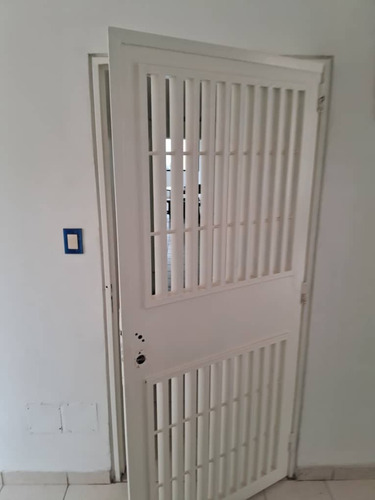 Venta Apartamento De Playa, La Guaira, Urb. Tanaguarenas