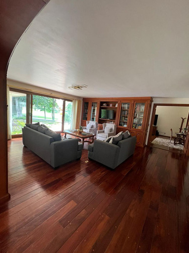 Venta De Casa En Fraccionamiento San Carlos En Metepec