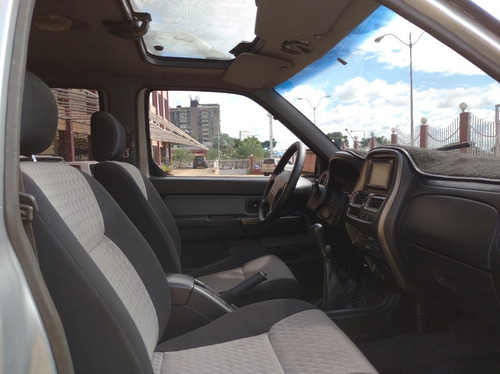 Imagen 14 de 18 de Nissan Frontier Diesel 4x4 - Sincronica