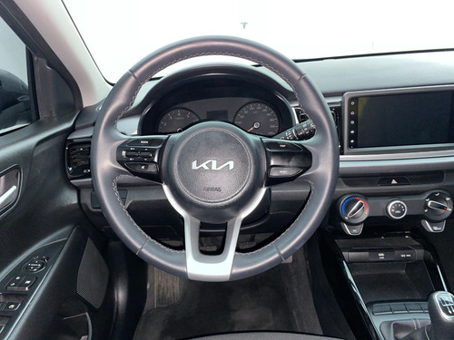 Imagen 18 de 25 de Kia Rio Vibrant