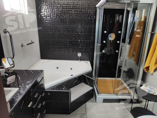 Residencia De Un Piso Al Nte Venta O Renta